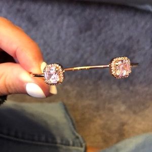 bangle that you can stretch or tighten